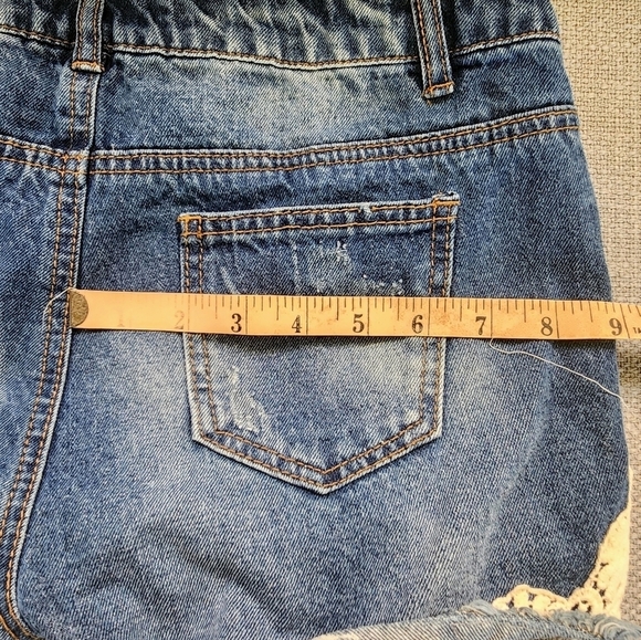 Vera Moda Jean Shorts with Lace Detail size 27 - Picture 7 of 7